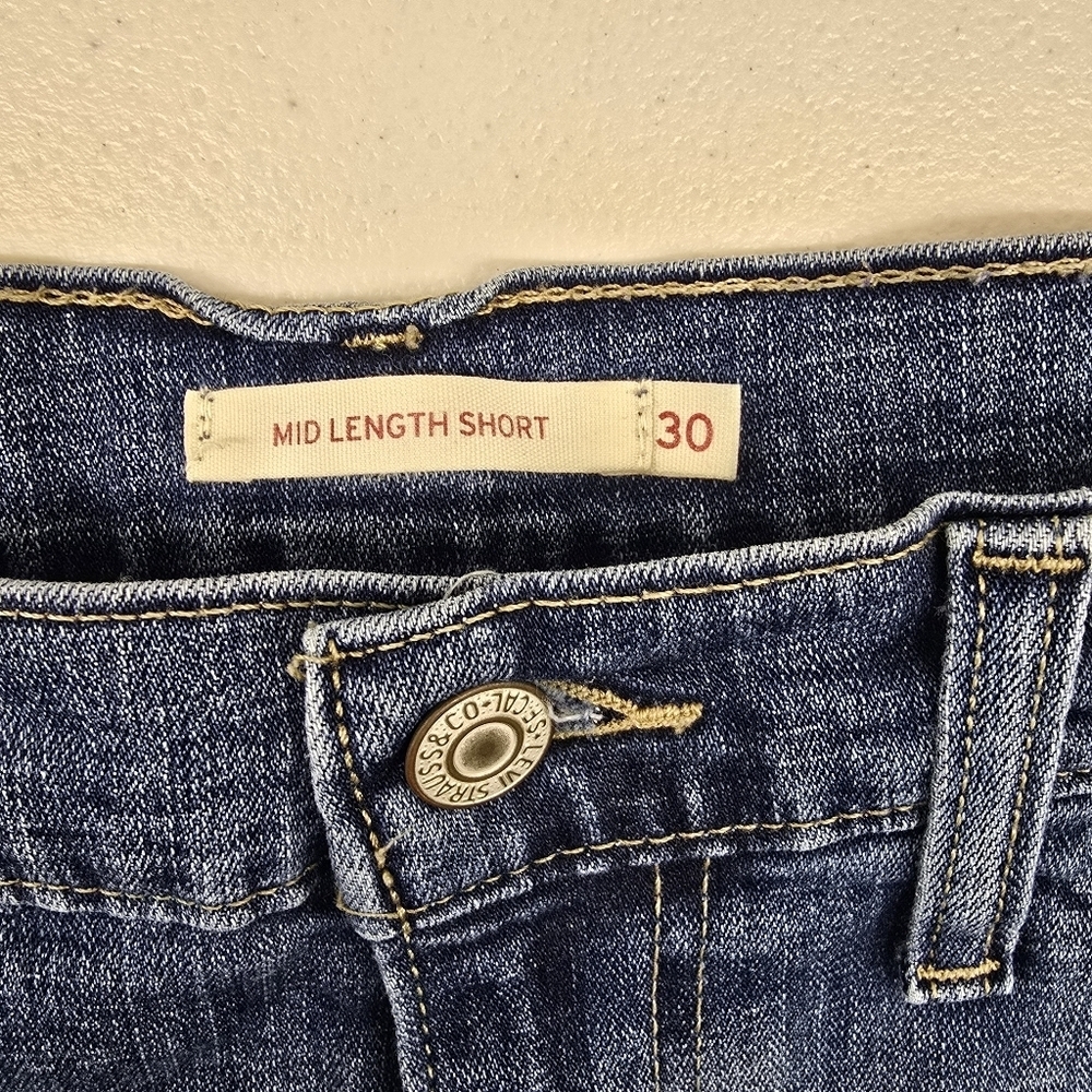 Levi Midlength Cuffed Jeans Shorts - Picture 2 of 5